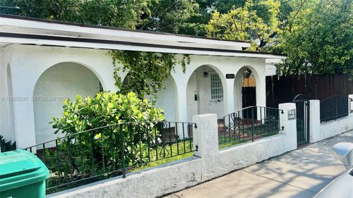 rear-3560 Sw 25th Ter, Miami, FL, 33133-2005 | Card Image