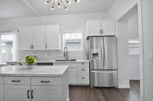 868 E 500 S, Salt Lake City, UT, 84102-2943 | Card Image