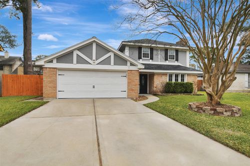 8 Arlington St, Conroe, TX, 77301-1348 | Card Image