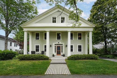 15 Common St, Petersham, MA, 01366-9756 | Card Image