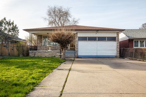 110 Stevenson Rd, Etobicoke, ON, M9V2B5 | Card Image