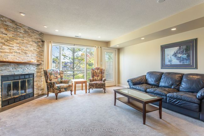 20 - 40 Ontario St S, Condo with 2 bedrooms, 2 bathrooms and 1 parking in Grand Bend ON | Image 19