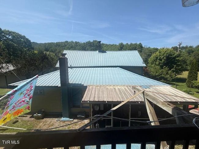123 Mcmahan Gibbs Rd, House other with 2 bedrooms, 2 bathrooms and null parking in Roan Mountain TN | Image 35
