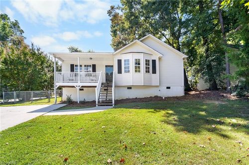 4 Oak Ridge Dr, Thomasville, NC, 27360-3259 | Card Image