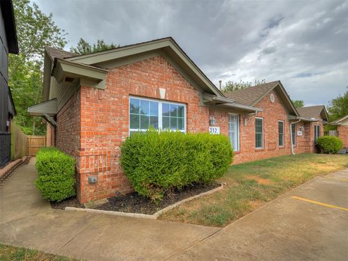 2308 Heatherfield Ln, Norman, OK, 73071-1440 | Card Image