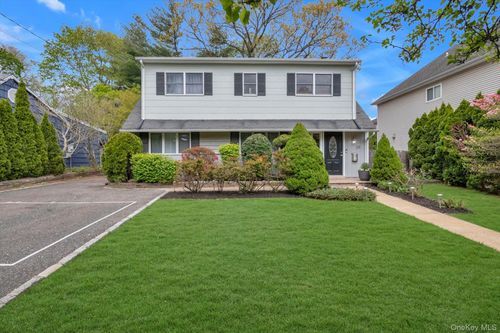 33 Poplar Pl, Port Washington, NY, 11050-1843 | Card Image
