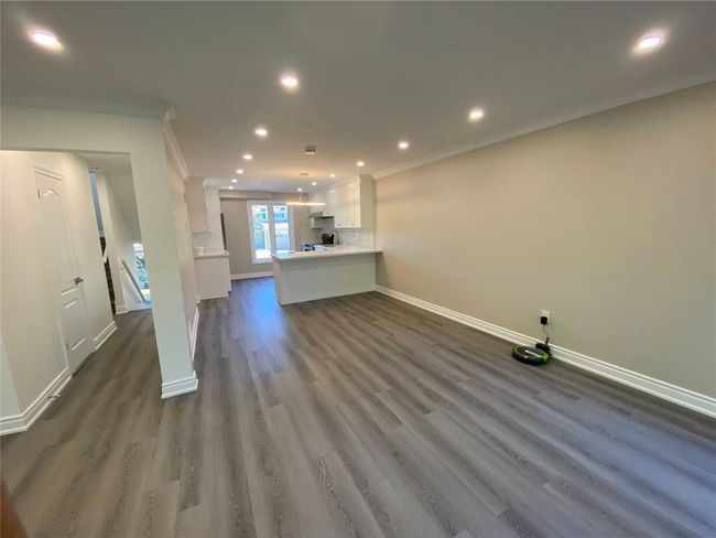 23 Charters Rd, House attached with 3 bedrooms, 2 bathrooms and 2 parking in Brampton ON | Image 10