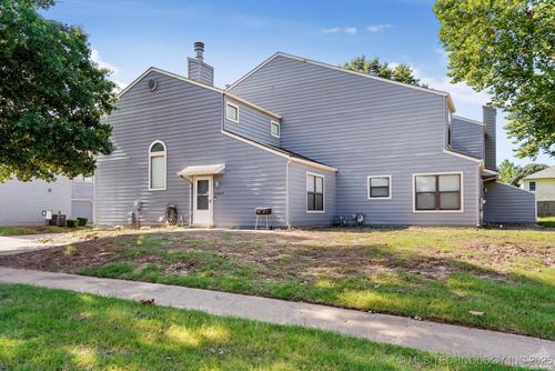 2307 W Quantico St, Broken Arrow, OK, 74011-1419 | Card Image