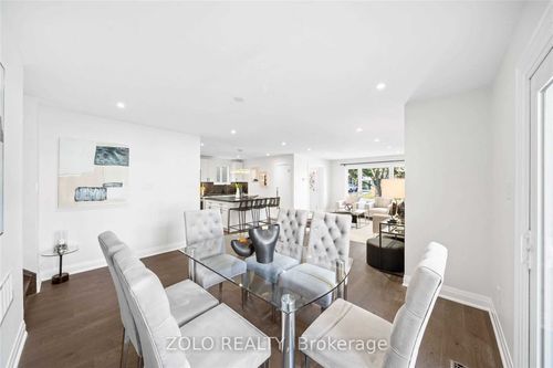20 Eastman Cres, Newmarket, ON, L3Y5R9 | Card Image