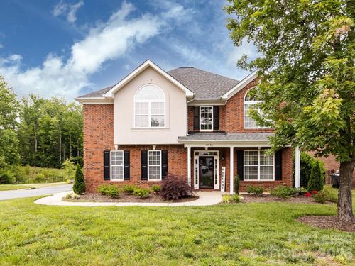 10836 Clark St, Davidson, NC, 28036-7613 | Card Image