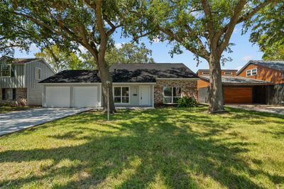 9202 Bryce Avenue, House other with 3 bedrooms, 2 bathrooms and null parking in Texas City TX | Image 2