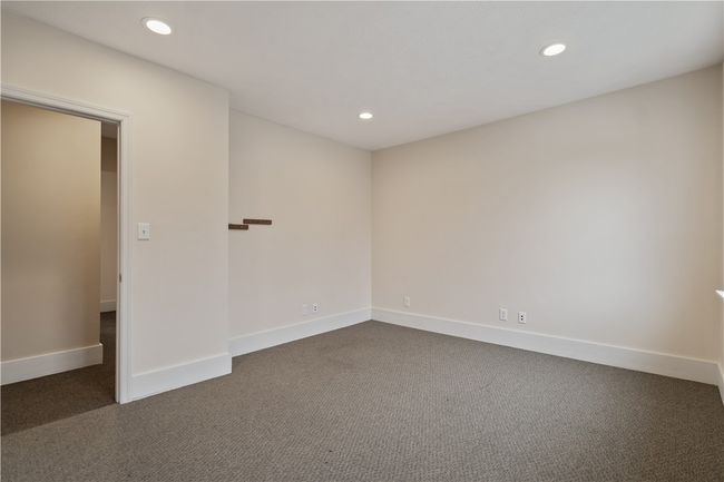 396 4 Th St, House other with 5 bedrooms, 3 bathrooms and 6 parking in Beaver PA | Image 30