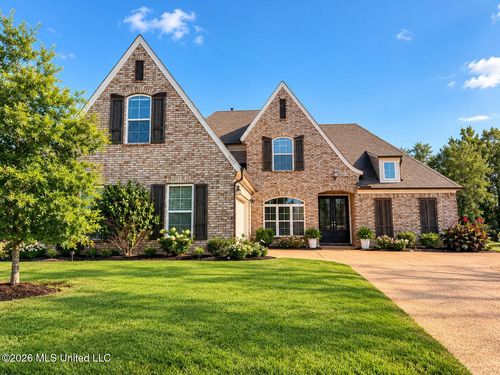 7337 Hawks Crossing Dr E, Olive Branch, MS, 38654-2076 | Card Image
