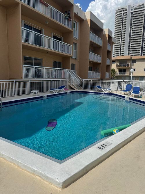 307-17051 Ne 35th Ave, North Miami Beach, FL, 33160-3026 | Card Image