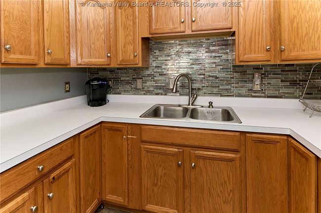 APT-231 - 1313 Lee St E, Condo with 2 bedrooms, 2 bathrooms and null parking in Charleston WV | Image 15