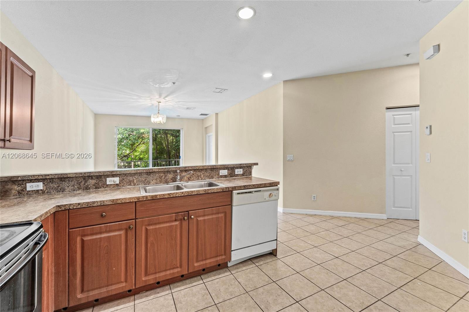 Residential in Riviera Beach 2