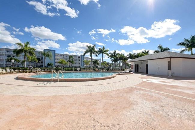 480 Fanshaw L, Condo with 2 bedrooms, 1 bathrooms and null parking in Boca Raton FL | Image 27