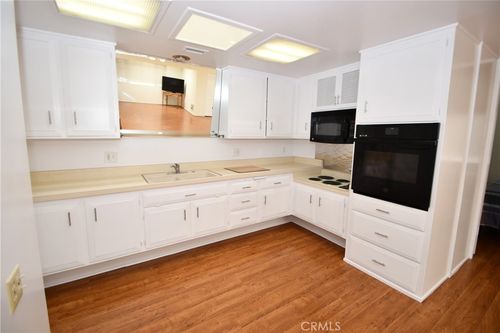 1a-1842 Thunderbird Dr, Seal Beach, CA, 90740-5240 | Card Image