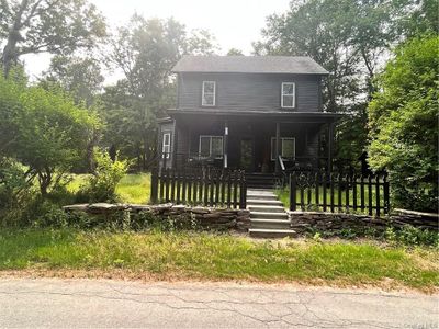 View of front facade with covered porch | Image 2