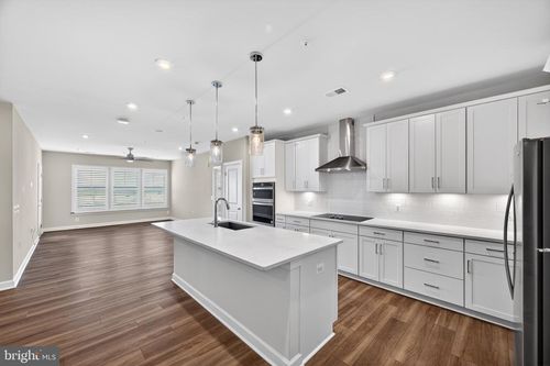 405-21630 Hawksbill High Cir, STERLING, VA, 20164 | Card Image