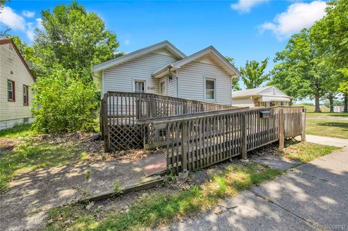 2147 Romeo St, Ferndale, MI, 48220-3012 | Card Image