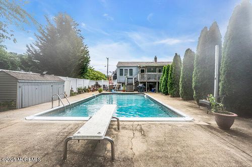 19 Kensington Dr, Howell, NJ, 07731-1811 | Card Image