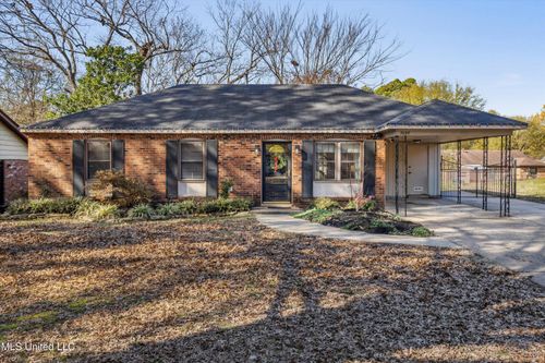 7697 Coral Hills Cv, Southaven, MS, 38671-5007 | Card Image