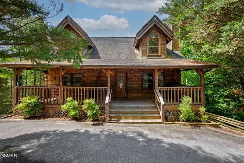 934 Vixen Run, Gatlinburg, TN, 37738-6343 | Card Image