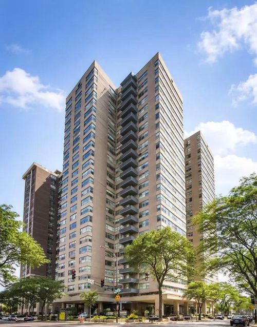 15b-6301 N Sheridan Rd, Chicago, IL, 60660-1759 | Card Image