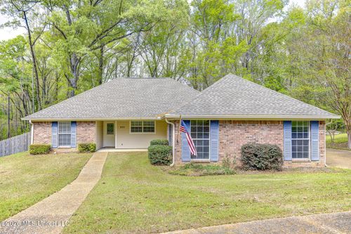 806 Winding Hills Dr, Clinton, MS, 39056-6340 | Card Image