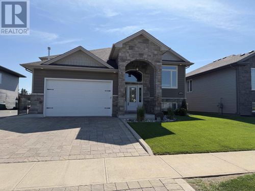216 Cougar Cres, Thunder Bay, ON, P7C0B2 | Card Image