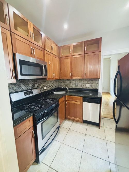 1r-191 Maverick St, Boston, MA, 02128-3183 | Card Image
