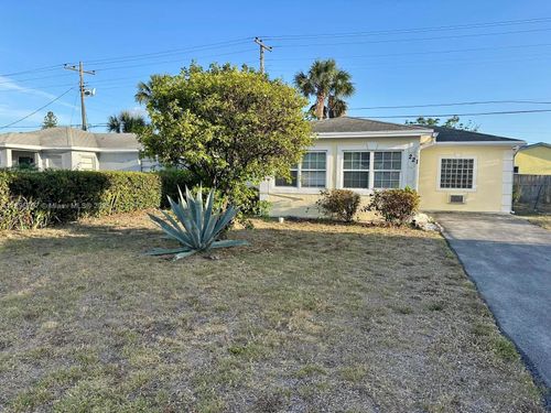 221-221 W 27th St, Riviera Beach, FL, 33404-4448 | Card Image