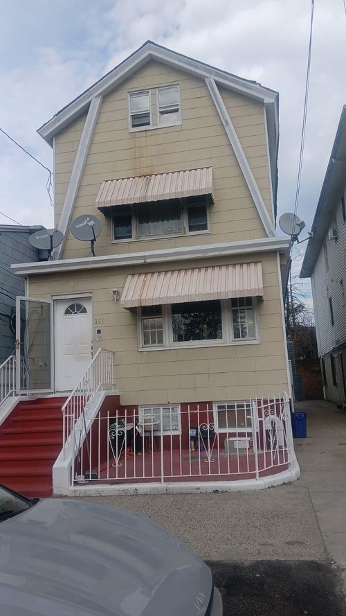 186 Mcadoo Ave, Jersey City, NJ, 07305-2014 | Card Image