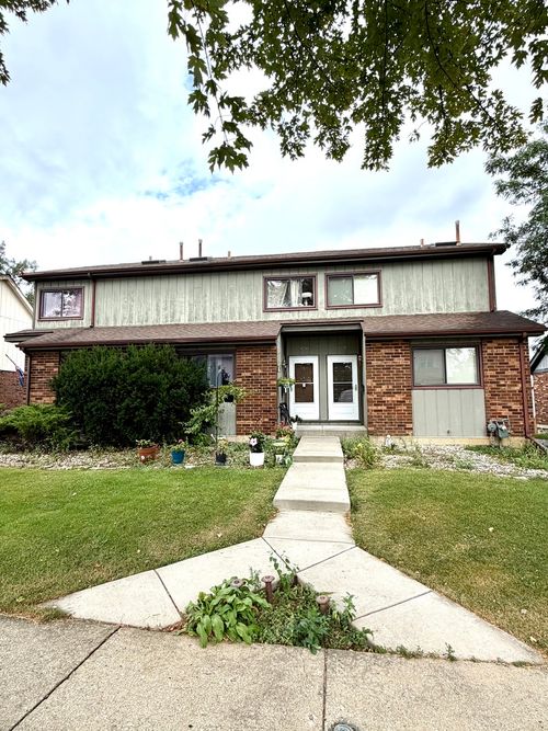 658 Rosner Dr, Roselle, IL, 60172-2486 | Card Image