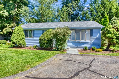 25 Oakview Cir, Westport, CT, 06880-4168 | Card Image