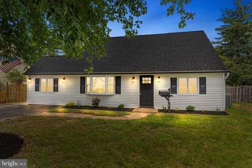 26 Keystone Ln, LEVITTOWN, PA, 19055-2421 | Card Image