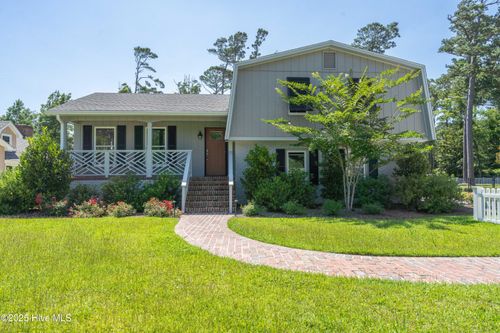 218 Larkin St, Morehead City, NC, 28557-2535 | Card Image