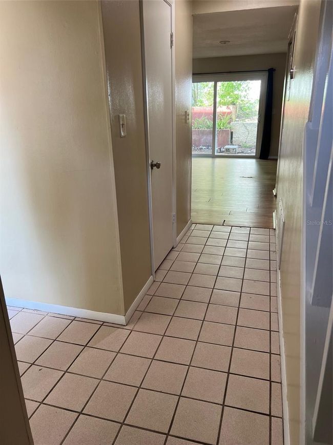 APT-13 - 621 W Indiana Ave, Condo with 2 bedrooms, 2 bathrooms and null parking in DELAND FL | Image 8