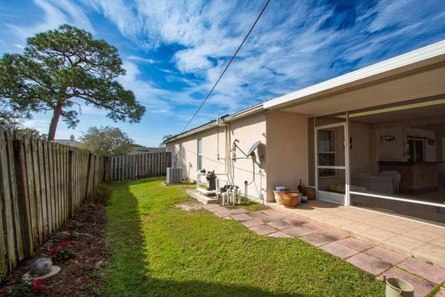 1019 Se Euclid Ln, House other with 3 bedrooms, 2 bathrooms and null parking in Port St Lucie FL | Image 38