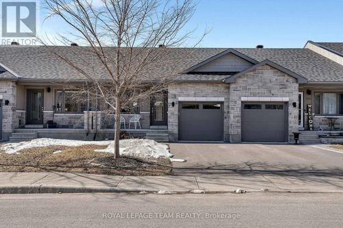 826 Reaume St, Almonte, ON, K0A1A0 | Card Image