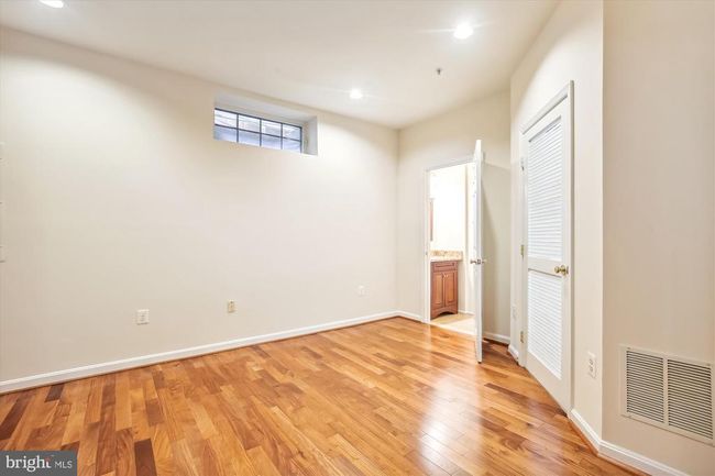6119 Madison Crest Ct, Townhouse with 3 bedrooms, 4 bathrooms and null parking in FALLS CHURCH VA | Image 25