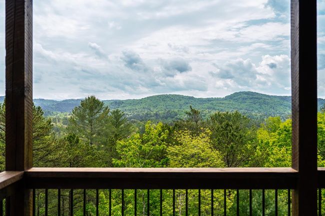 9 Kensington Dr, Home with 3 bedrooms, 3 bathrooms and null parking in Mineral Bluff GA | Image 49