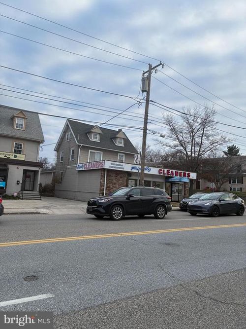 129 Montgomery Ave, BALA CYNWYD, PA, 19004-2856 | Card Image