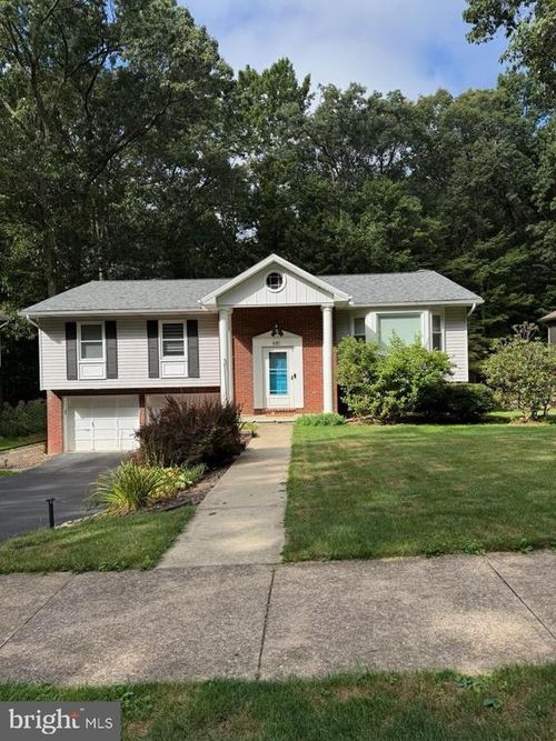 681 Berkshire Dr, State College, PA, 16803-3342 | Card Image