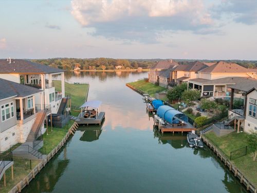 10724 S Lake Mist Ln, Willis, TX, 77318-5802 | Card Image