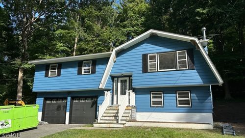 95 Longwood Lake Rd, Oak Ridge, NJ, 07438-9792 | Card Image