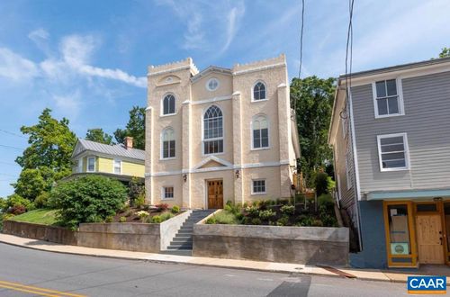 921 W Beverley St, STAUNTON, VA, 24401-4003 | Card Image