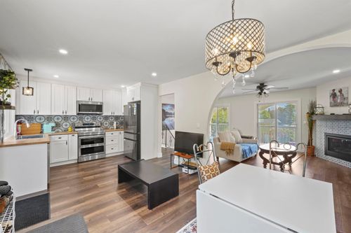 34941 Douglas Ave, Mission, BC, V2V6S3 | Card Image