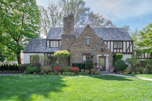 41 Summit Ave, Bronxville, NY, 10708-2523 | Card Image